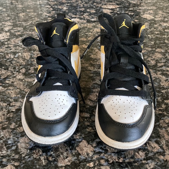 NIKE AIR JORDAN 1 MID WHITE POLLEN BLACK (PS)SNEAKER 640734-177 SIZE 13.5 - Picture 2 of 7